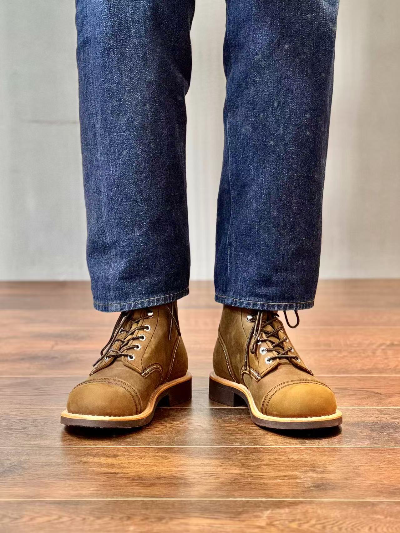 Leather Work Boots - أحذية رجالية جلد طبيعي بتصميم ريترو